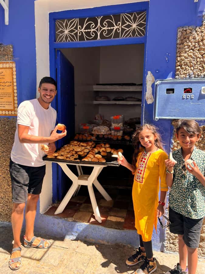 Chefchaouen: Hidden Gems Guided Tour with Mint Tea - Mint Tea and the Photo Help That Makes It Feel Personal