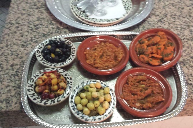 Cooking Class in Fez with familly - Meeting up in Fez: easy start, but stay ready for timing