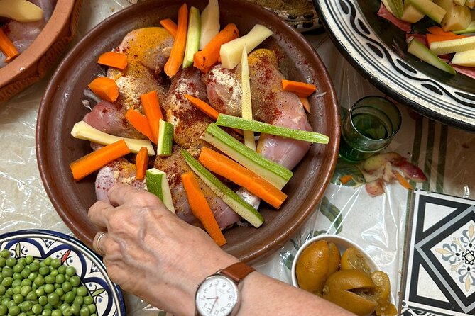 Cooking Class in Marrakech with Fatiha and Samira - Starting at the Kasbah Mosque: Finding your rhythm in the medina