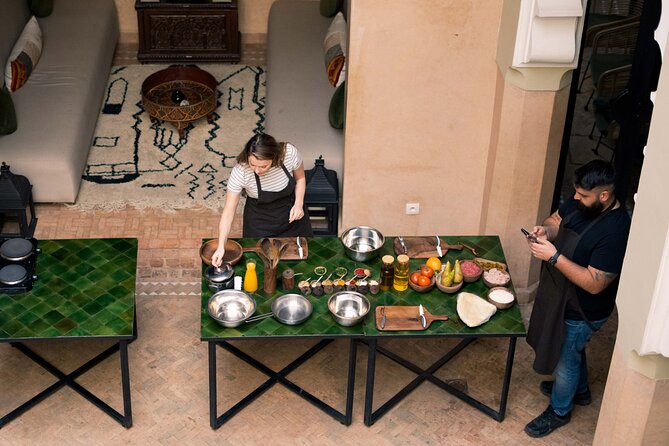 Cooking Course with Lunch & Pool Access in Day Pass - Chef Fatima’s cooking lesson: spices and technique you can copy