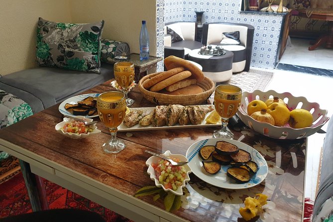 Cours de cuisines chez l'habitant - A private Moroccan cooking class in Fez with Abdul and Fatima