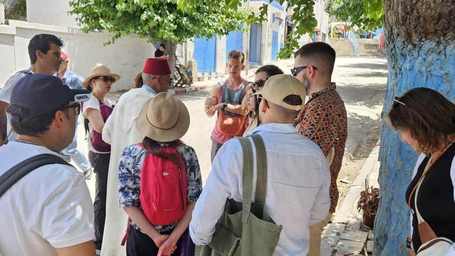 Day Tour to Chefchaouen from Fes with Local Expert - Arriving in Chefchaouen: the short guided orientation that saves your time