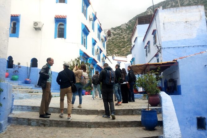 Day Trip to Chefchaouen from Fes Private /Small Group - Exploring the Chefchaouen Medina with a guide