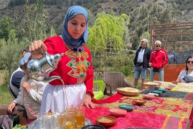 Dinner in Agafay Desert with sunset and camel Ride - Should You Book This Agafay Desert Dinner and Camel Ride?