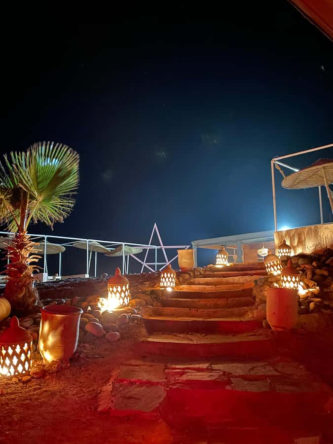 Dinner Show at Agafay desert & Traditional Outfit Photoshoot - The Show: Dance, Fire, and How to Judge the Quality