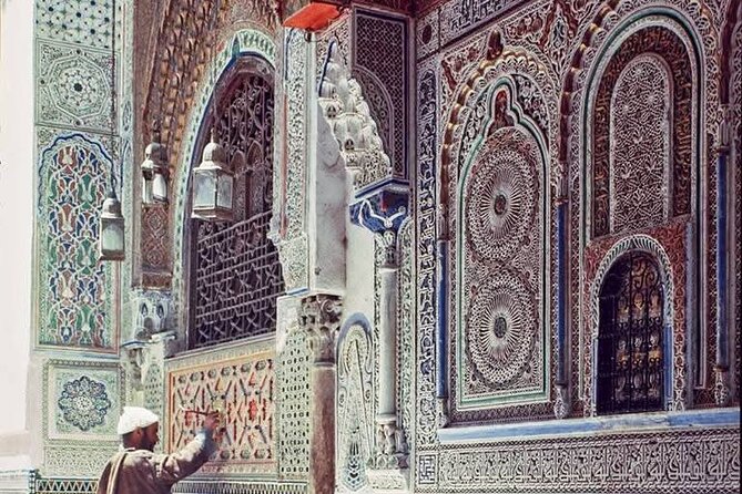 Discover Fes with the Best -Authentic Tours Unforgettable Stories - Zaouia of Moulay Idriss II: a spiritual heart with entry limits