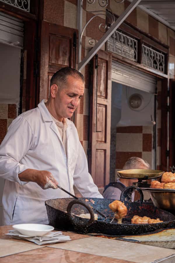 Discover Marrakech Street Food with a Local Guide - Morning or Night: Which One Should You Pick?