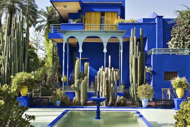 Discover Marrakech: Vibrant Explorer Tour - Why a private minivan beats the cab shuffle in Marrakech