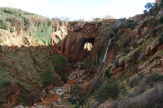 Emin Evry's Cave and Ouzoud waterfalls - Iminifri’s Cave (Eminifri): pre-Jurassic rock and Nat’s story in 2 hours