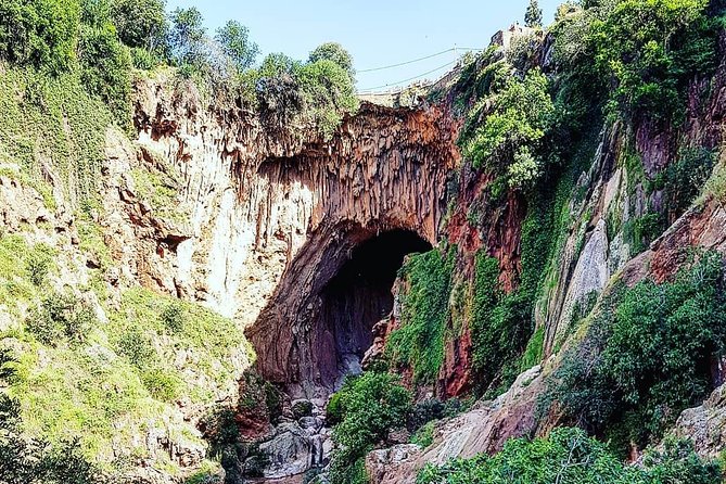 Emin Evry's Cave and Ouzoud waterfalls - Getting there: the 8:30 am start, long drive, and group comfort