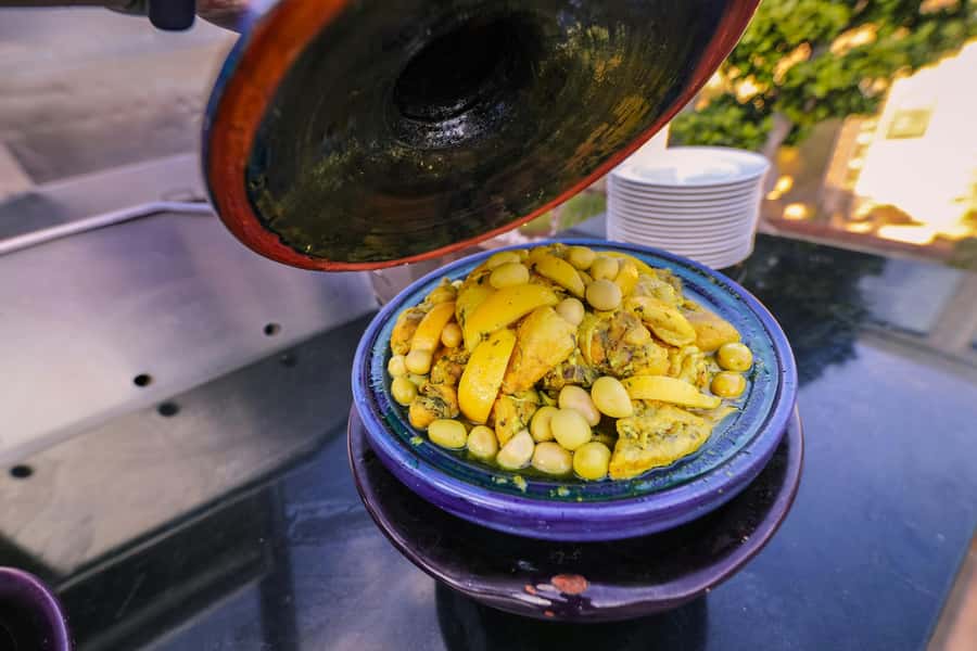 Essaouira: HOW TO BE A REAL MOROCCAN CHEF - A home kitchen in Essaouira: meet Abdou and start with mint tea
