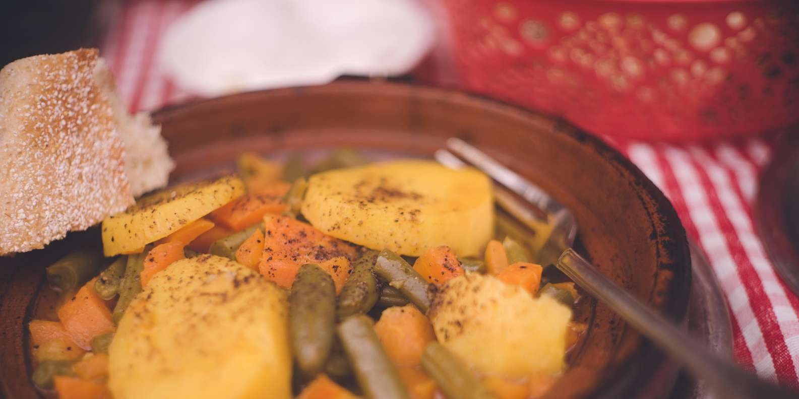 Essaouira: HOW TO BE A REAL MOROCCAN CHEF - Dinner at the communal table: big portions and take-home confidence