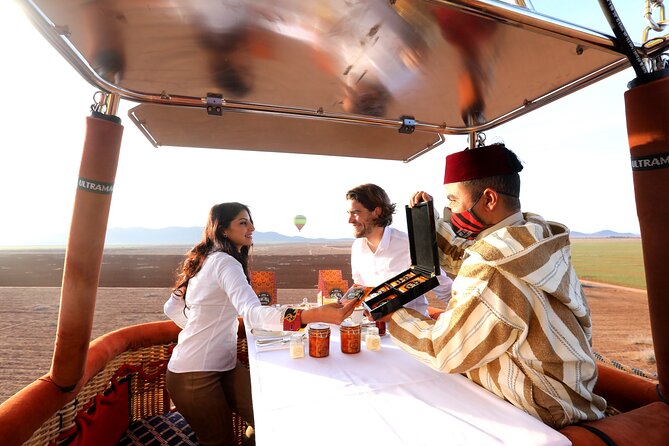 Exceptional Private ROYAL Hot Air Balloon Flight with Seated Air Breakfast - Royal treatment starts with the private 4x4 pickup