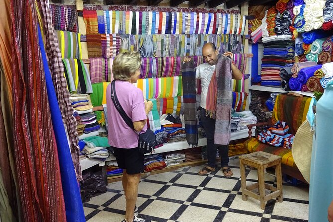 Exclusive Marrakech Souk Shopping Tour - Meeting near Café de France: starting in the right pocket of the medina