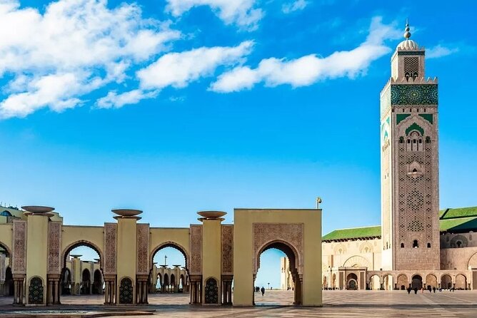Exclusive tour of Casablanca with access to the Hassan II Mosque - Royal Golf Anfa: a quick ocean-view detour (and admission is free)