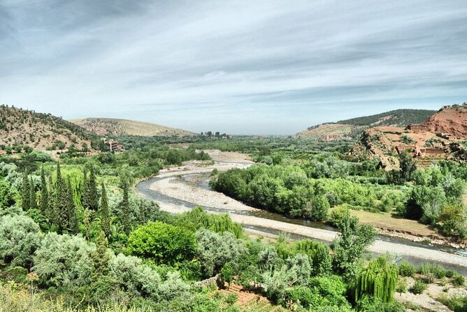 Excursion to the Ourika Valley and Berber villages - Lunch by the river: tasty timing, and how to pay for it