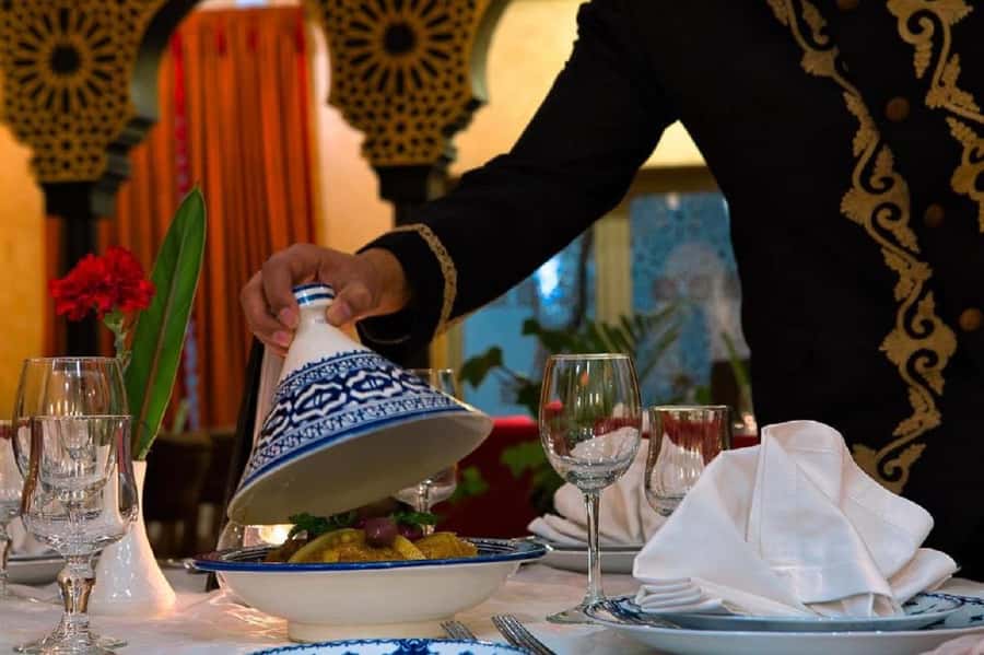 Fes : Unforgettable Dinner Show Experience with hotel pickup - Key highlights at a glance