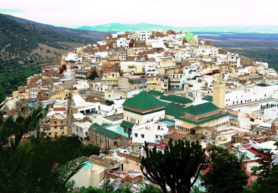 Fes: Volubilis Roman Ruins, Mouly Idriss, & Meknes Day Trip - Pickup Drive: How the Day Starts Between Fes and the Ruins