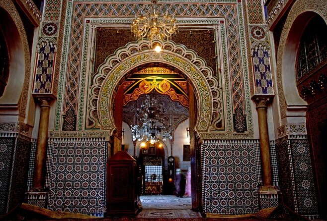 Fez: A cultural visit of Fes with a group - Start at La Maison Bleue: getting your bearings fast