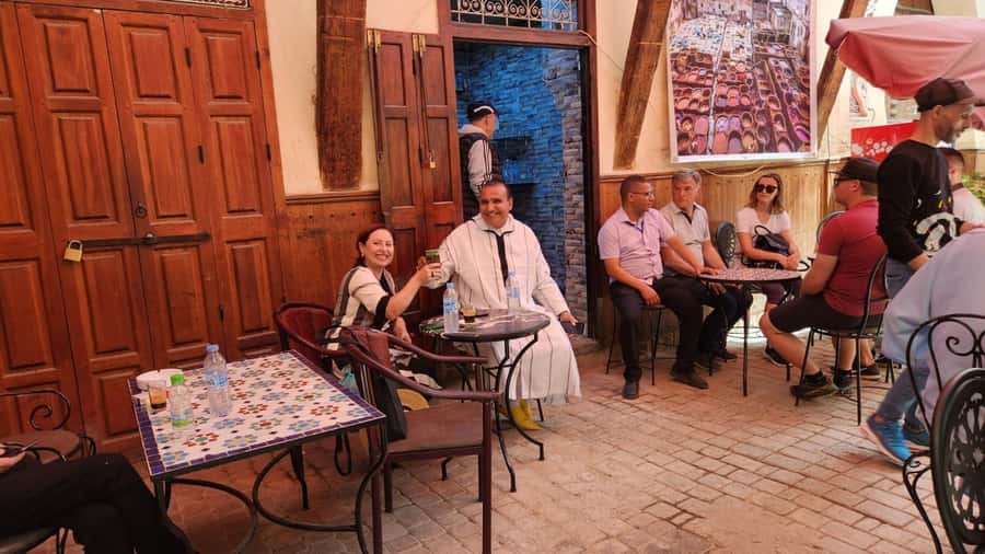 Fez: Foodie tour in the old Medina - Start in the Medina: pick-up that keeps you from wasting time