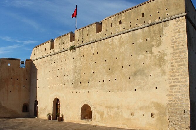 Fez Guided Tour of Artisans and Handicrafts Full-Day Private Tour - Artisan workshops and souks: How tile, wood, metal, textiles, and pottery connect
