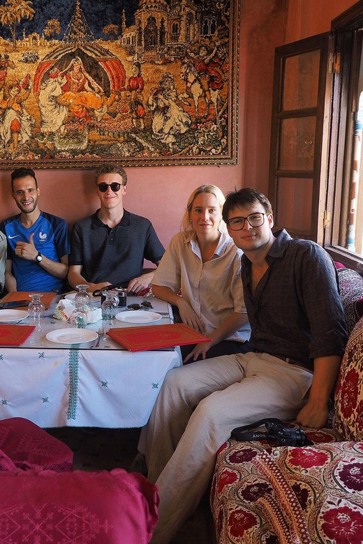Fez: Guided Walking Tour of the Historic Medina - Souks and shopping: browsing with a plan