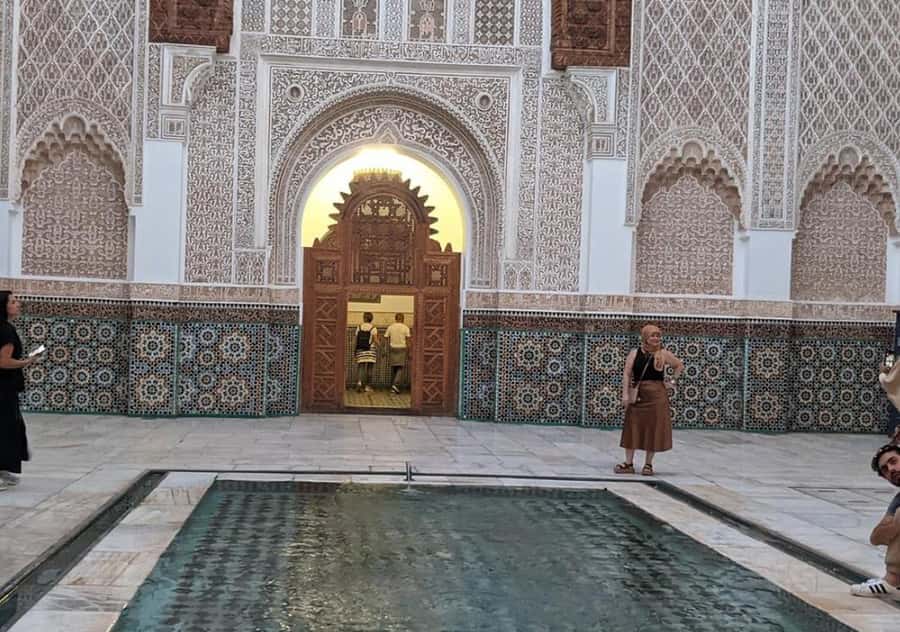 FEZ Medina Walking tour byLocal Guide & Fes Ramparts by car - Bab Boujloud to the medina: what a good guide fixes immediately