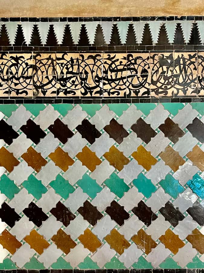 Friend tour guide to Fes Medina private walking tour - Traditional clothing, crafts, and the people behind them