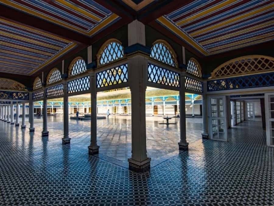 From Agadir: Marrakech Guided Day Trip - Medina Streets and Souks: Walkable, Chaotic, and Worth It