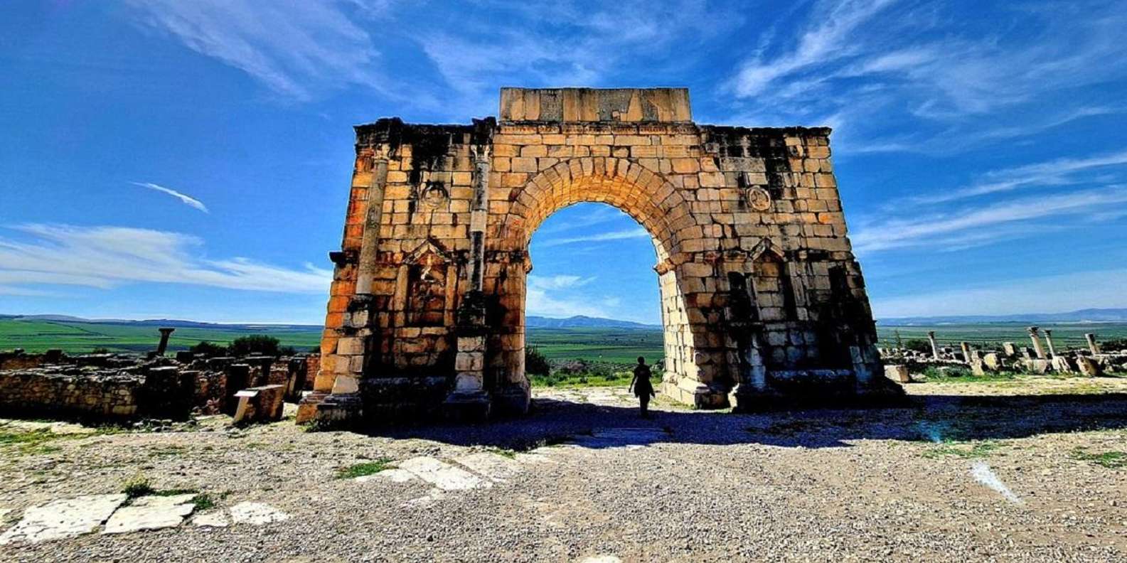 From Fes Day Trip to Meknes,Volubilis,Moulay Idriss Zerhoun - Shopping in Dar Jamai and the medina: how to keep control