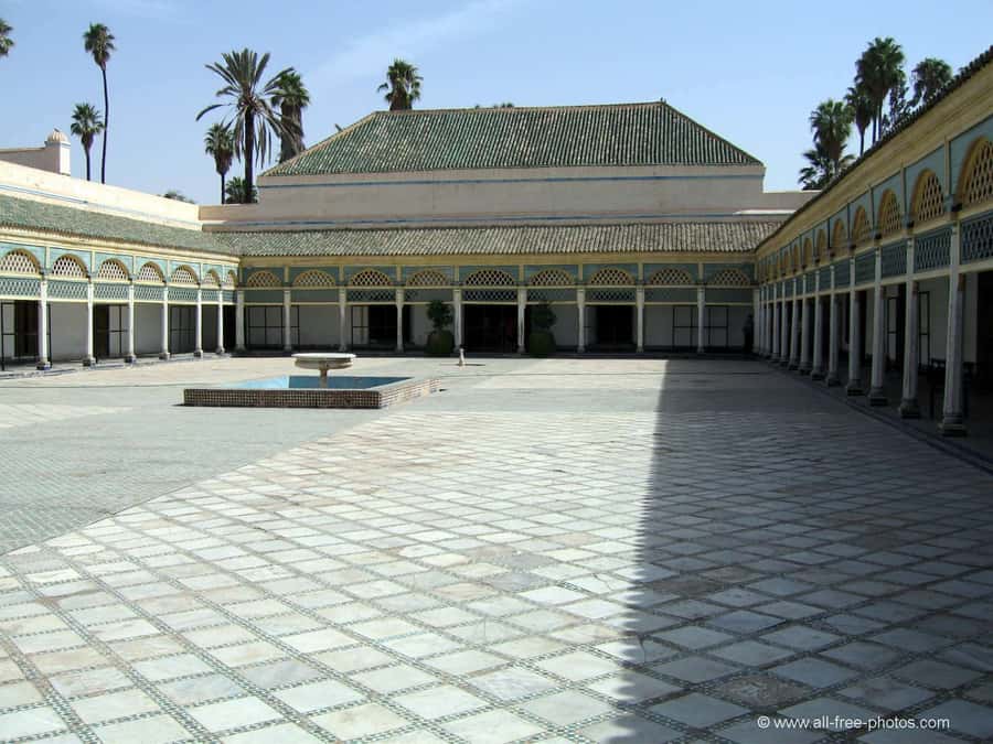 From Fes: Imperial Cities Highlights and 8-Day Sahara Trip - Fez El Bali at 09h: madrasas, gardens, souks, and tanneries