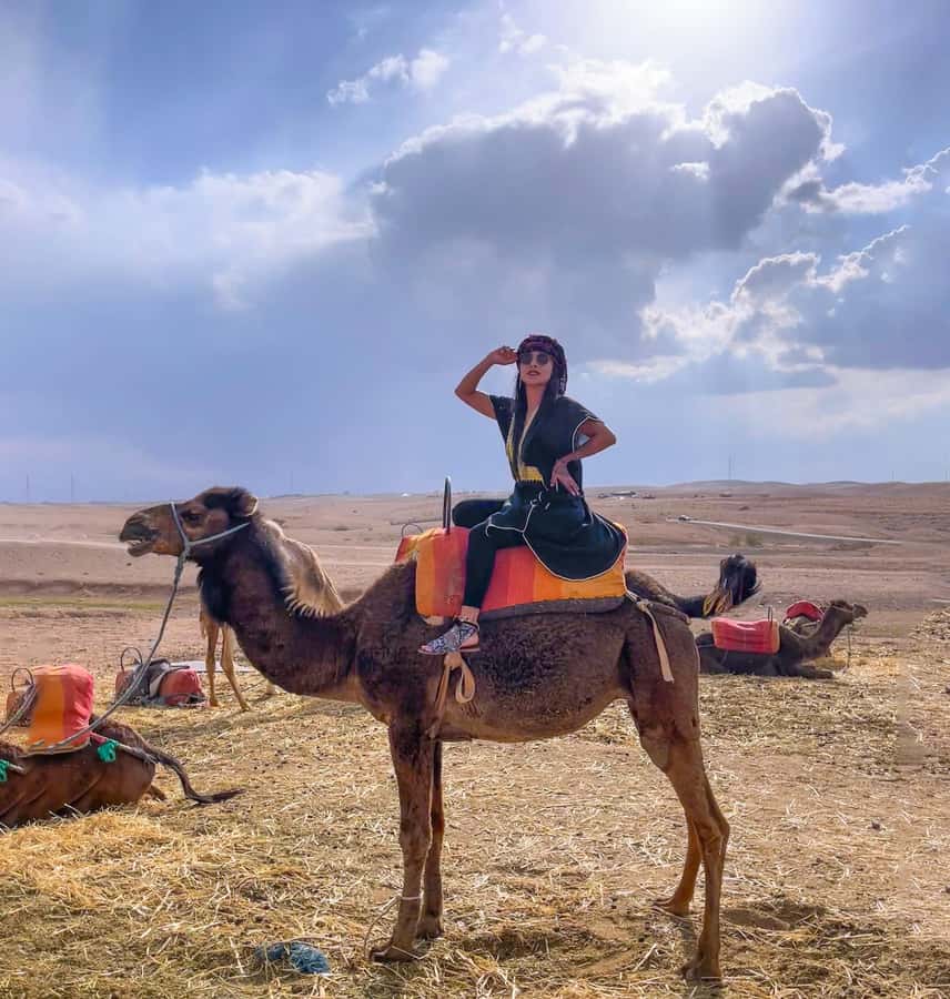 From Marrakech: Agafay Desert Sunset, Camel Ride, and Dinner - Sunset in the Agafay Desert: how to get the best photos and calm