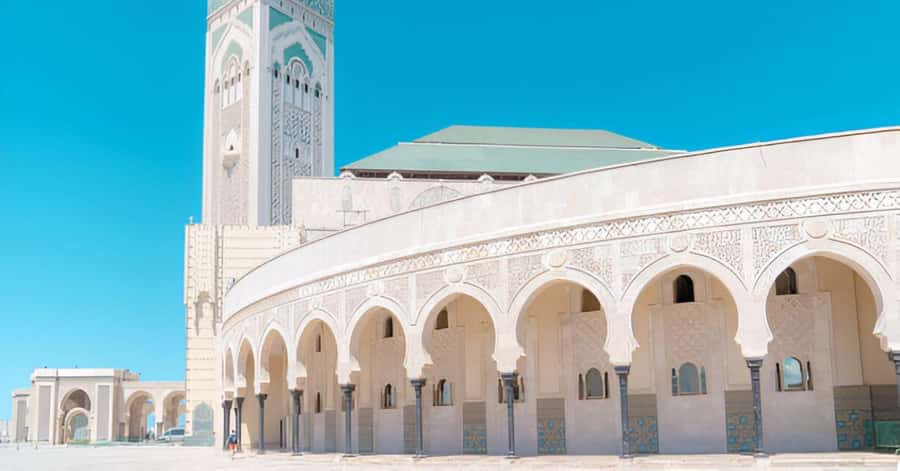 From Marrakech: Casablanca Day Trip with Transfer - Moroccan lunch, shopping time, and a beach unwind at the end