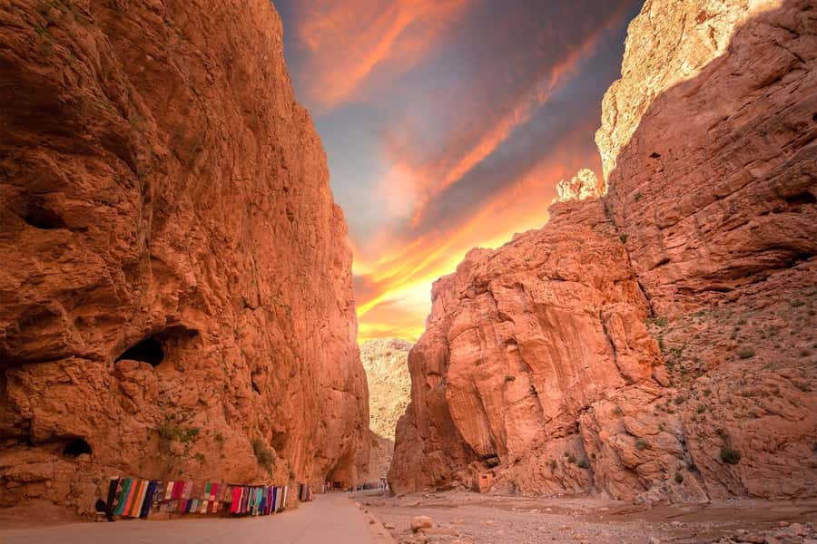 From Marrakech: Private 5-Day Zagora & Merzouga Desert Tour - Day 4: Erfoud dates and the Todra and Dadès Gorge walls