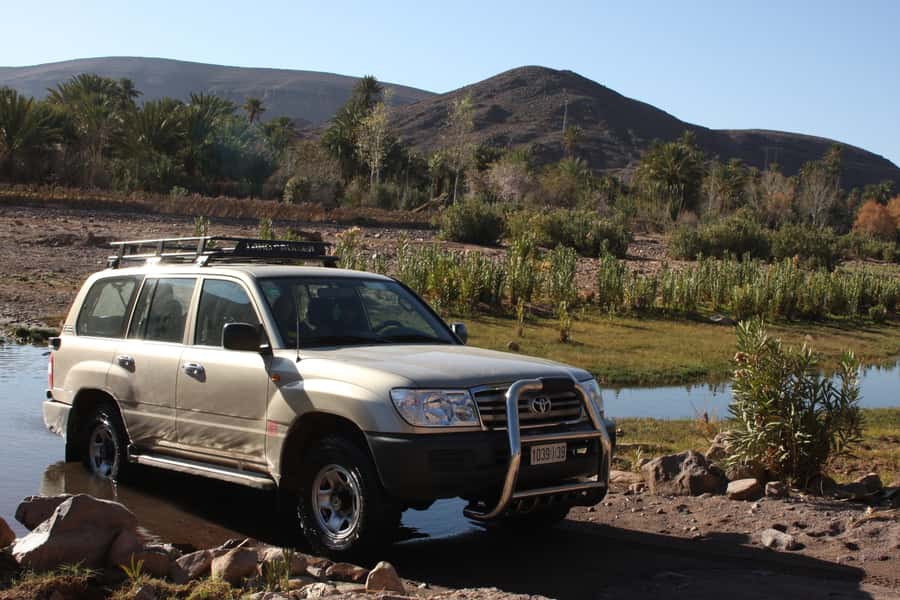 From Marrakech: Private Chegaga Desert Star Gazing 4WD Tour - Ouarzazate night: guesthouse stay and Berber music with the blue men