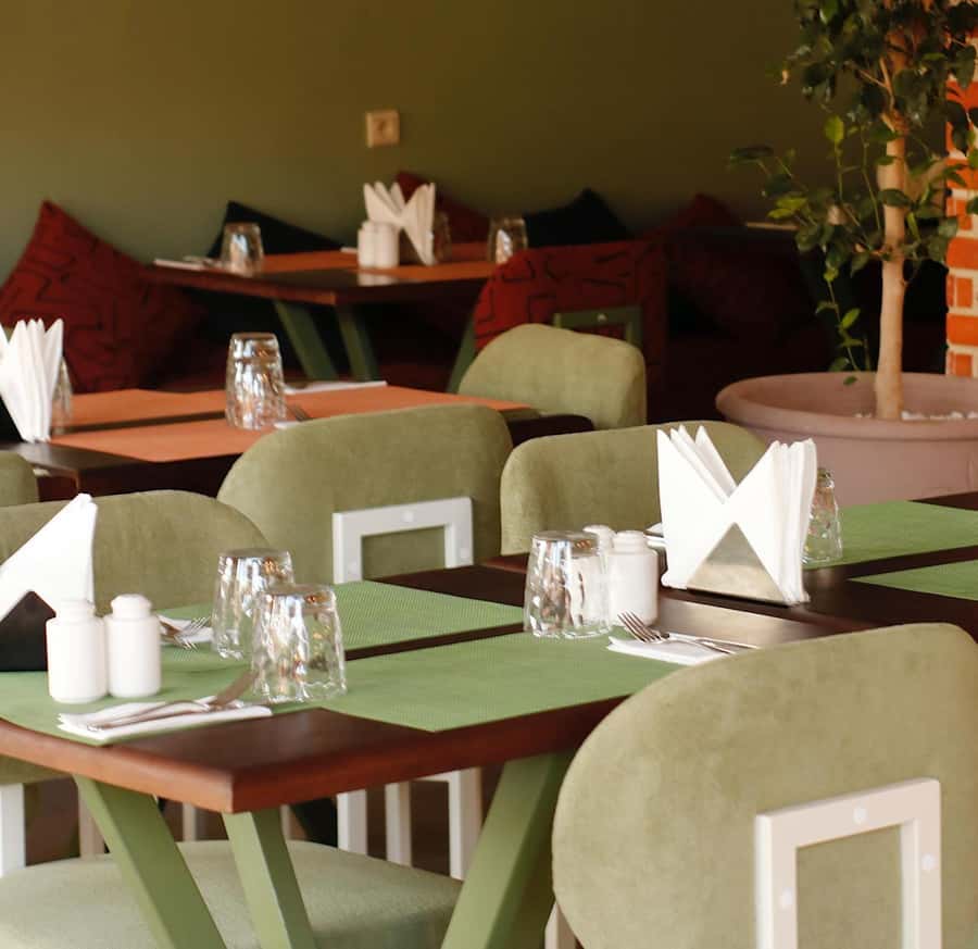 From Marrakech: Rooftop Dinner & Romantic Medina Views - Service style: attentive hosts and little extras