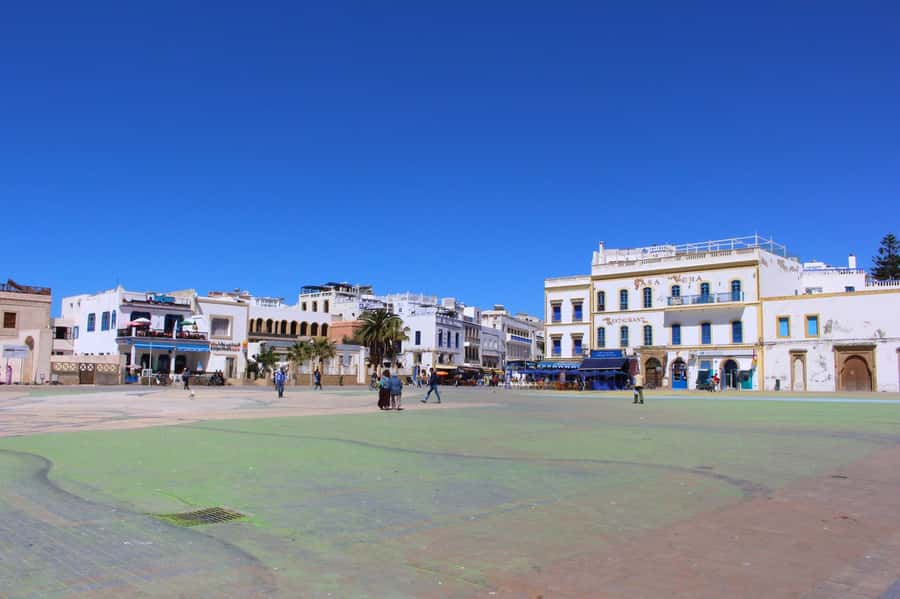 From Marrakech to Essaouira coast day tour - The art shop time and free-wander pacing (how to use your 4 hours)