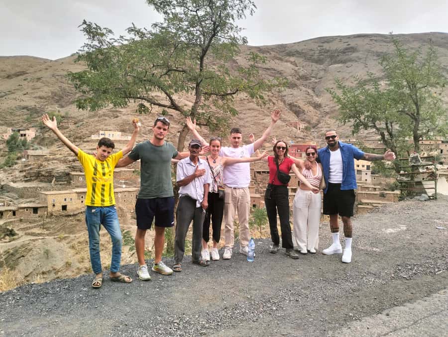 From Marrakech to Fes 4-Day Merzouga Sahara Desert Adventure - Day 2: Dades Valley and Monkey Fingers (1–2 Hours That Counts)