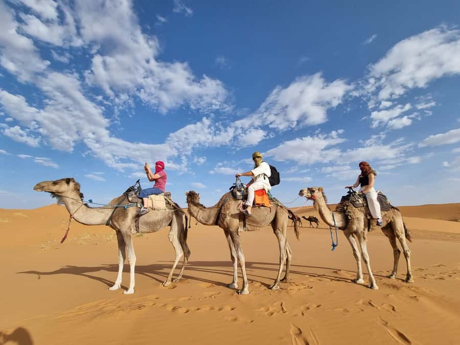 From Marrakech to Merzouga Erg Chebbi: 4-Day Desert Tour - Day 2: Todra Gorge, Tinghir oasis visits, and arriving at Merzouga with time to breathe