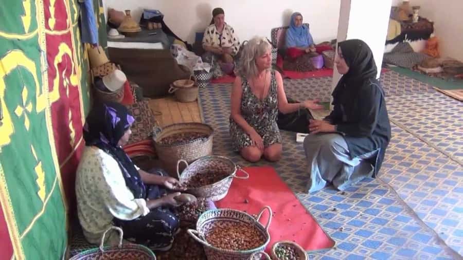 From Marrakesh: Essaouira Day Trip - Moulay Hassan Square: Where You Sense Daily Life