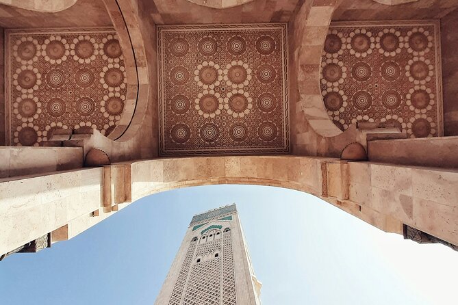 Guided Tour of the Must-see Sites in Casablanca Essential - Hassan II Mosque: Ocean Views and the 210-Meter Minaret