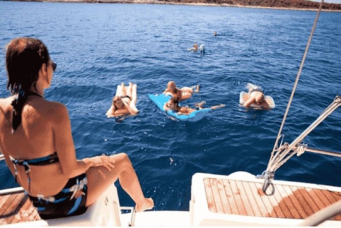 Half-Day Agadir Coastal Boat Trip with Lunch - Crew and group size: why the atmosphere matters
