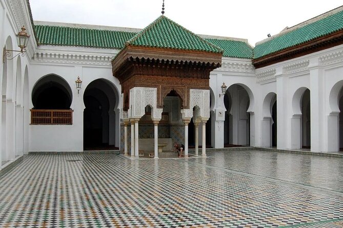 Half-Day Private Guided Walking Tour in Fez Medina - Bab Boujloud and the Mellah: Starting with a Key Landmark