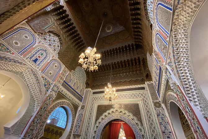 Half-Day Private Guided Walking Tour of the Old Medina of Fez - Zaouia of Moulay Idriss II and Al-Attarine Madrasa in 40 minutes