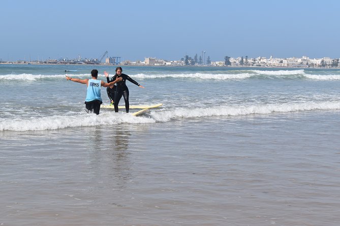 Initiation Group Surf - Gear and Wetsuit: What’s Included (and What You’ll Still Need)