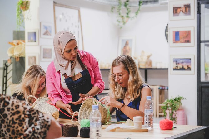 Learn embroidery in Arabic calligraphy in Marrakech - A workshop start in Souk Cherifia: easy to find, easy to settle in