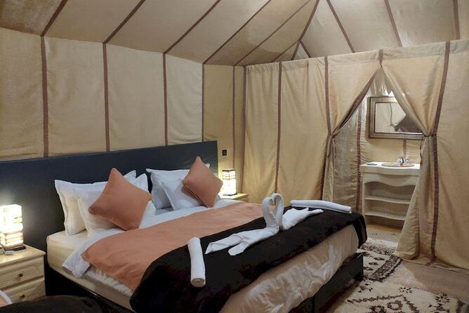 Luxury Camp in Merzouga Desert with Camel ride, Car 4WD - Erg Chebbi Timing: The Sunset-to-Sunrise Rhythm
