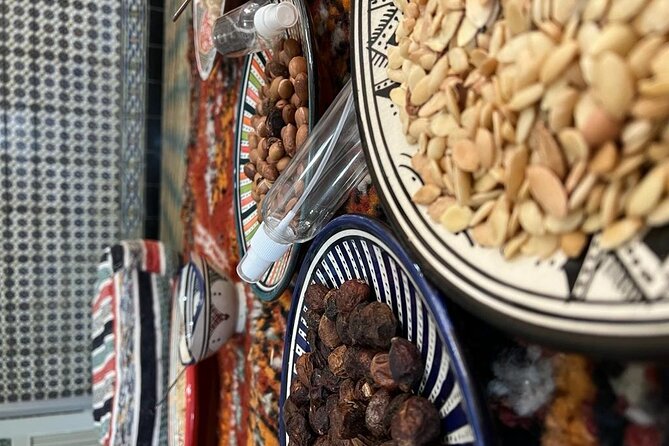 Make Your Own Argan Oïl - How to use your homemade argan oil (hair, body, nails)