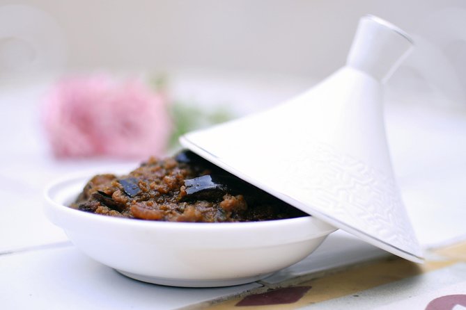 Market Tour & Moroccan Cooking Class in Casablanca with Transfers - What you’ll eat: seasonal menu, vegetarian option, and common dessert endings