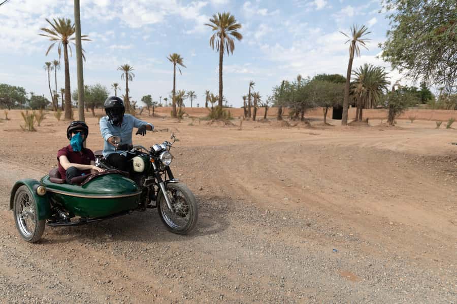 Marrakech : 3h off the beaten path private sidecar ride - The guides and the rider experience: why the explanations matter